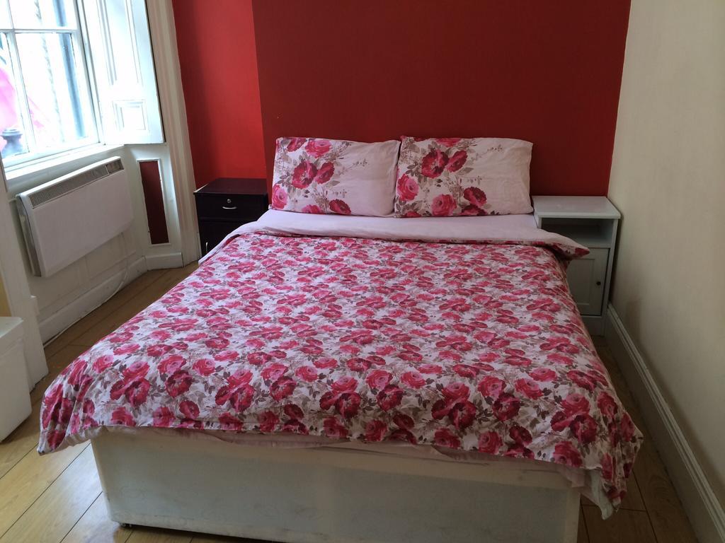 The Apache Hostal *